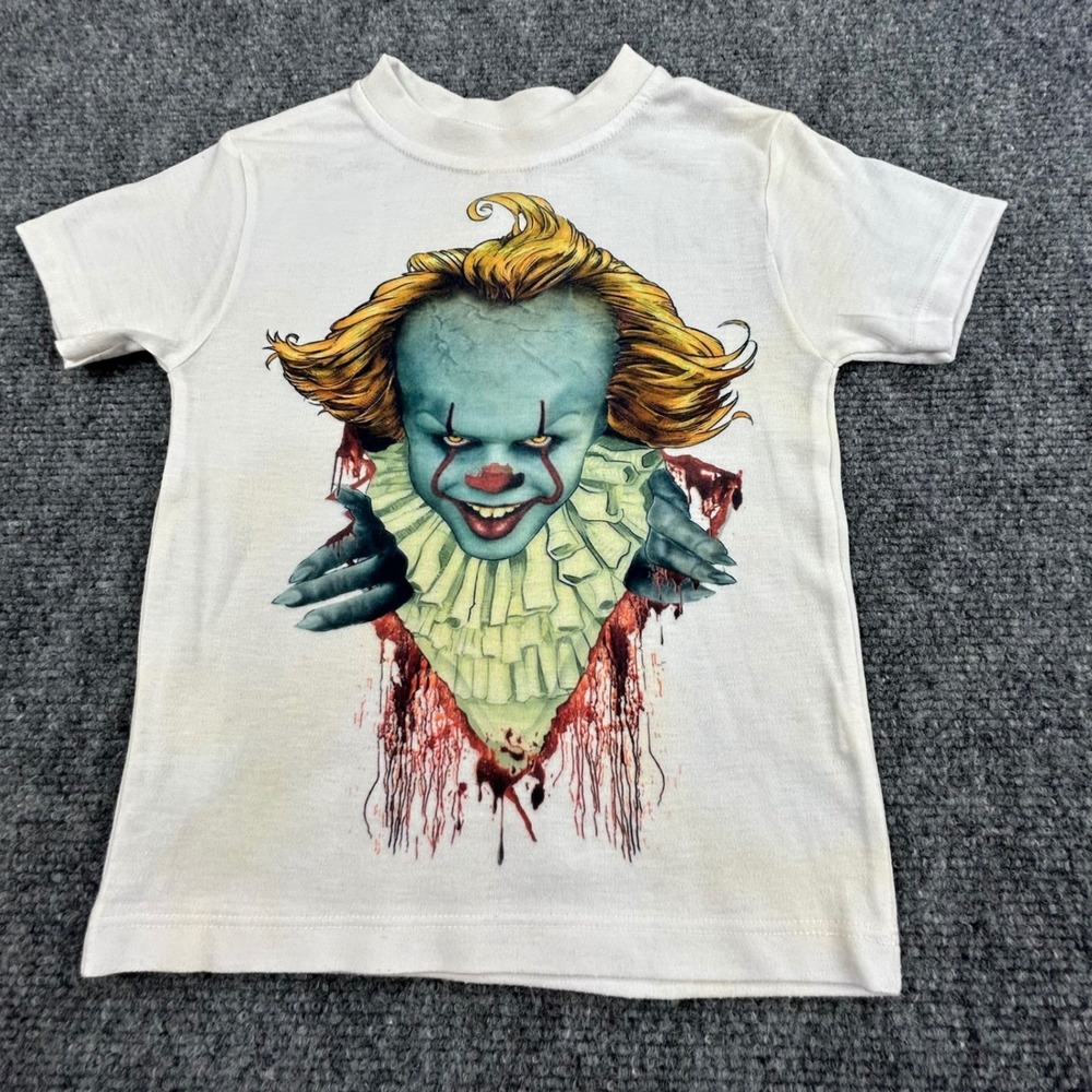 Laughing Giraffe Pennywise IT Horror Graphic T-Shirt White Kids Size 3T